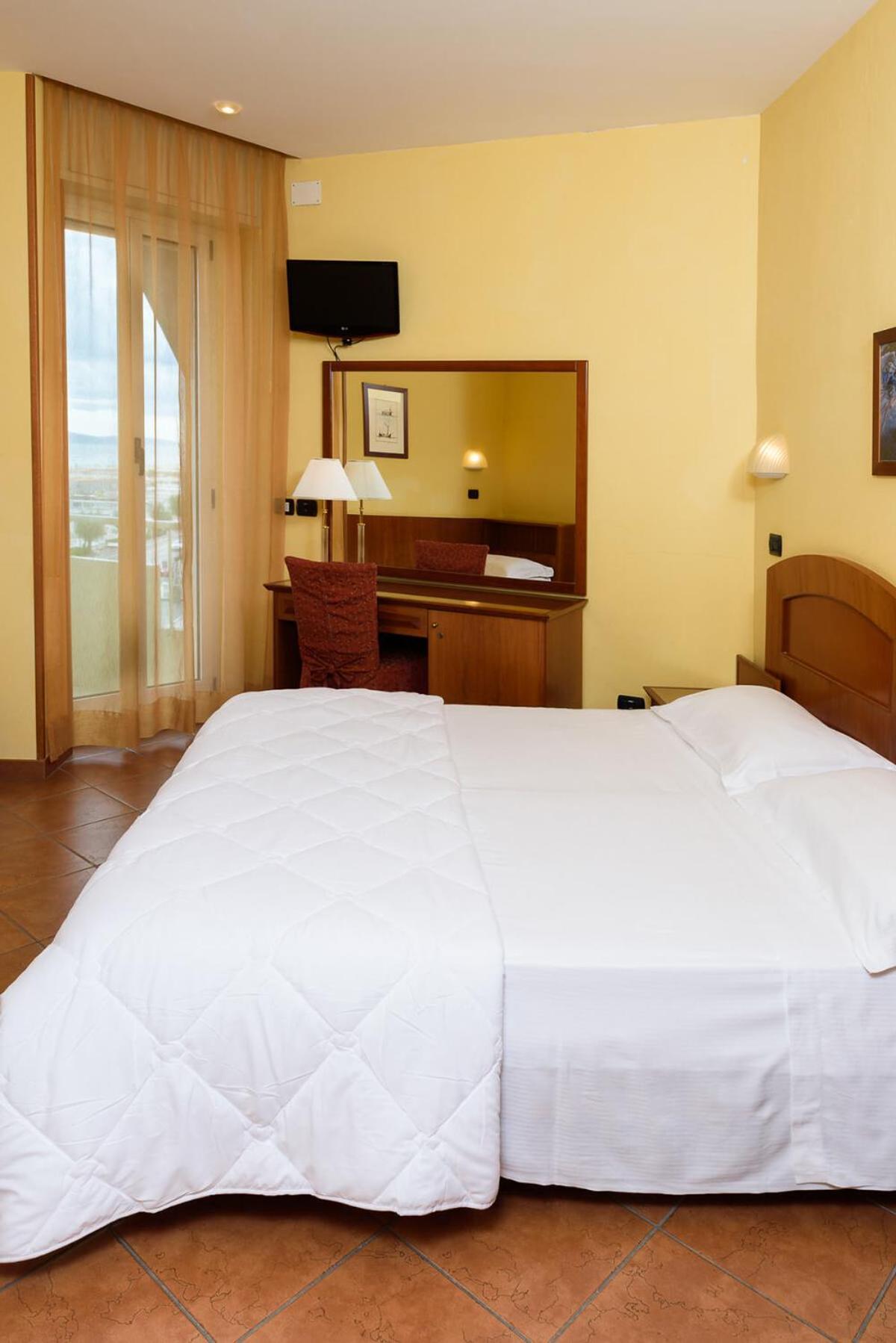 Hotel Audi Frontemare Rimini Extérieur photo